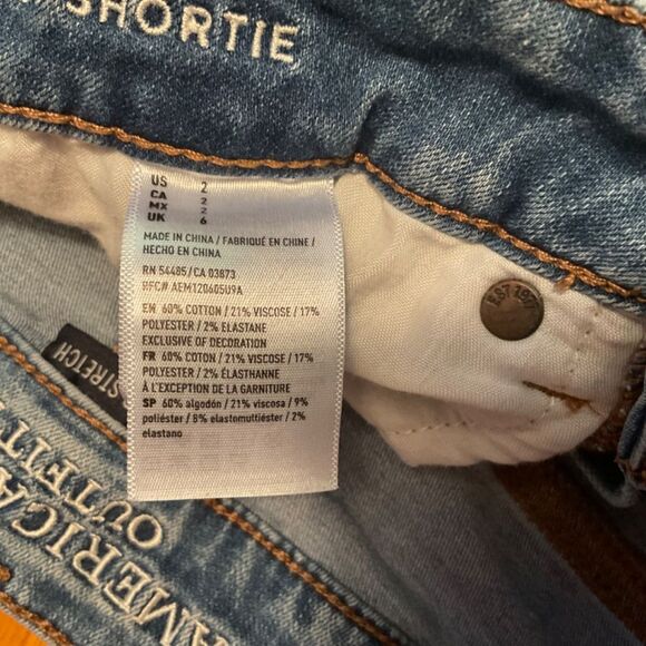 American Eagle distressed denim shorts medium wash size 2 - Picture 5 of 5